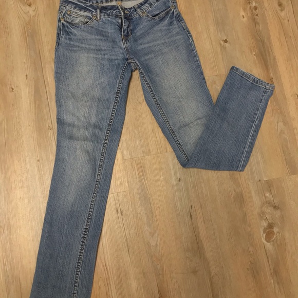 AEROPOSTALE BRAND JEANS BAYLA SKINNY 1/2 SHORT - Picture 2 of 5